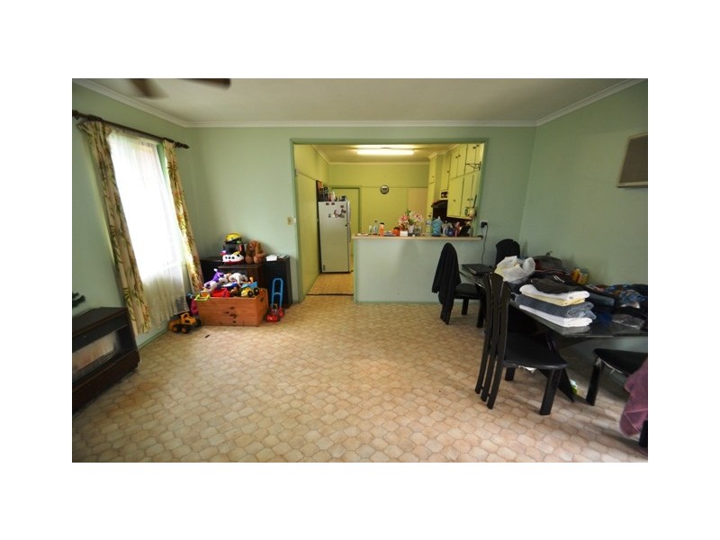 53 Chisholm Crs, Seymour VIC 3660