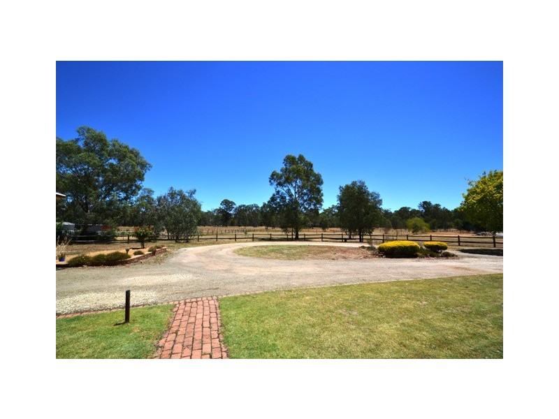 69 Redbank Road, Seymour VIC 3660