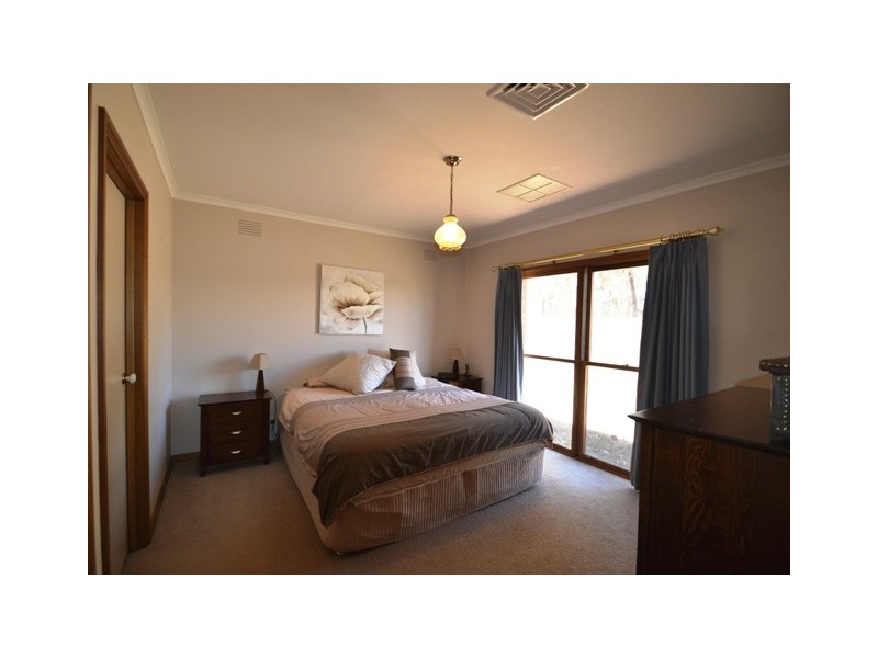 69 Redbank Road, Seymour VIC 3660