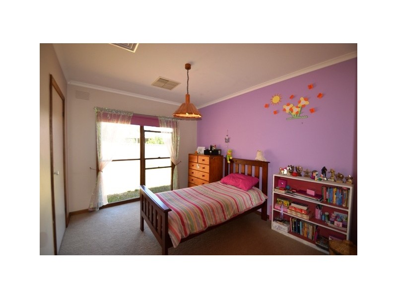 69 Redbank Road, Seymour VIC 3660