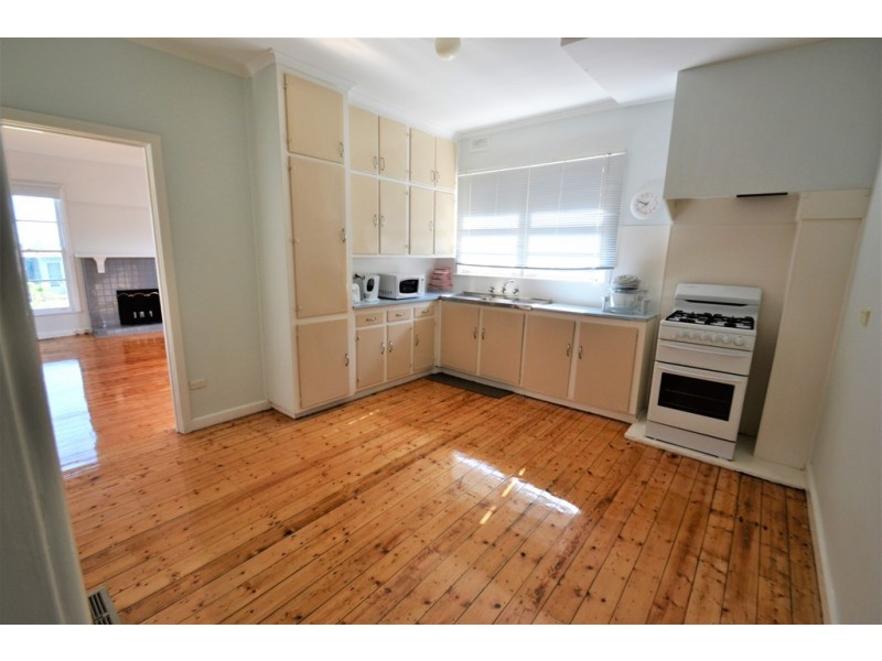 15 Heywood Street, Seymour VIC 3660