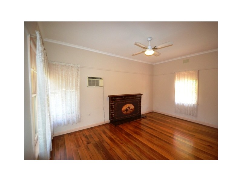 15 Tehan Street, Seymour VIC 3660