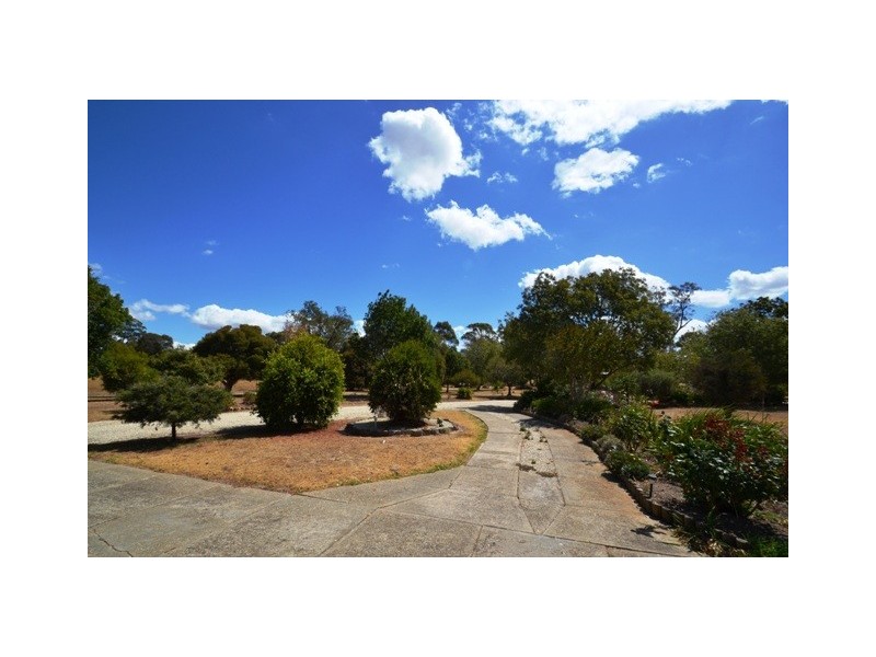 570 Northwood Rd, Seymour VIC 3660