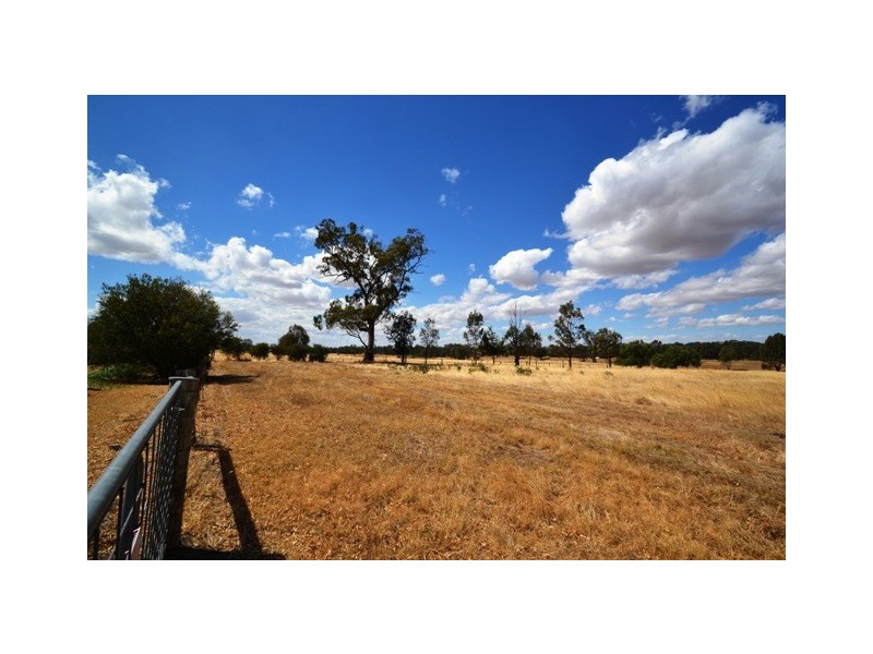 570 Northwood Rd, Seymour VIC 3660