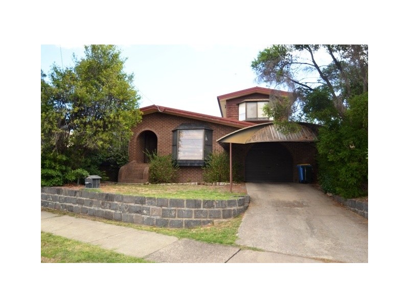 5 Hanley Crs, Seymour VIC 3660