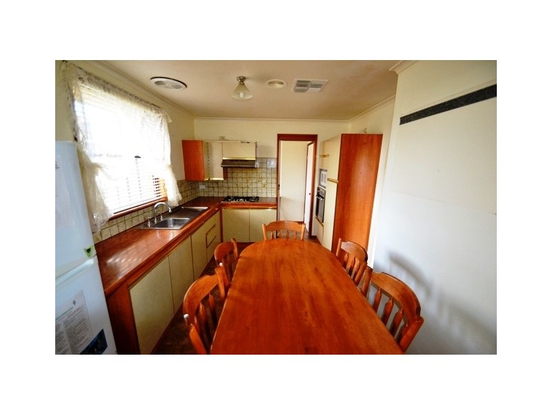 5 Hanley Crs, Seymour VIC 3660