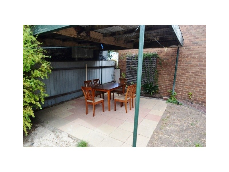 5 Hanley Crs, Seymour VIC 3660