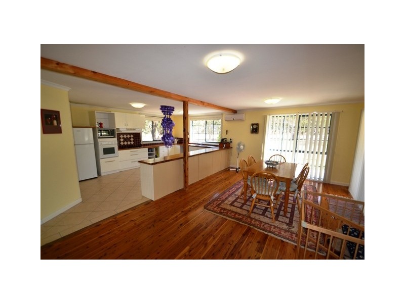 20 East West Hall Lane, Seymour VIC 3660