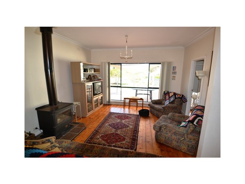 20 East West Hall Lane, Seymour VIC 3660