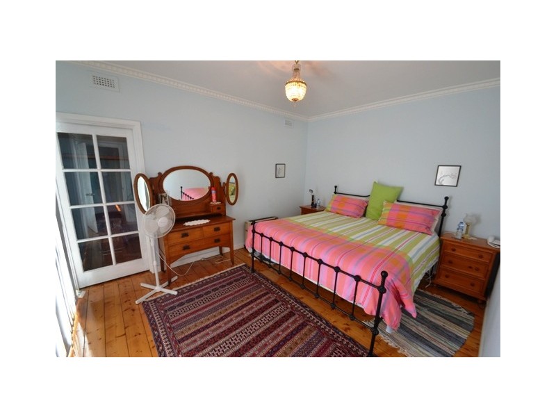 20 East West Hall Lane, Seymour VIC 3660