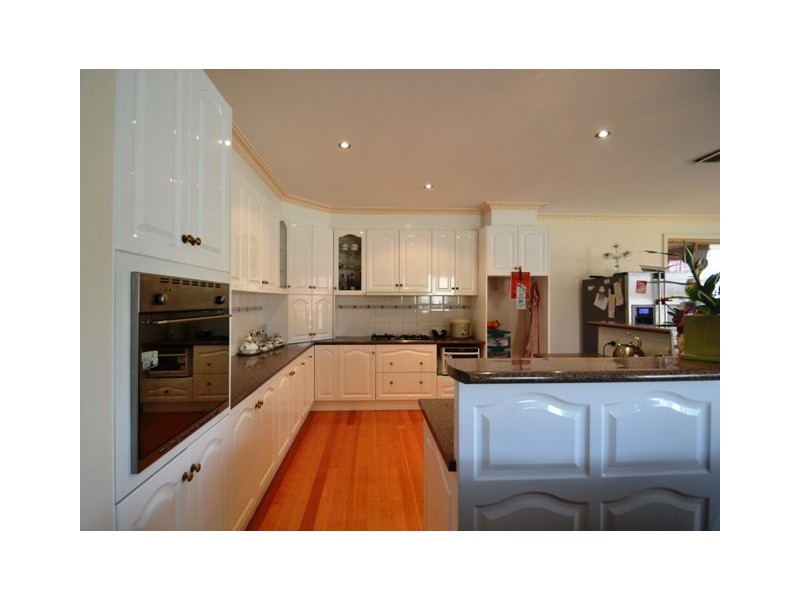 11 Doyle Court, Seymour VIC 3660