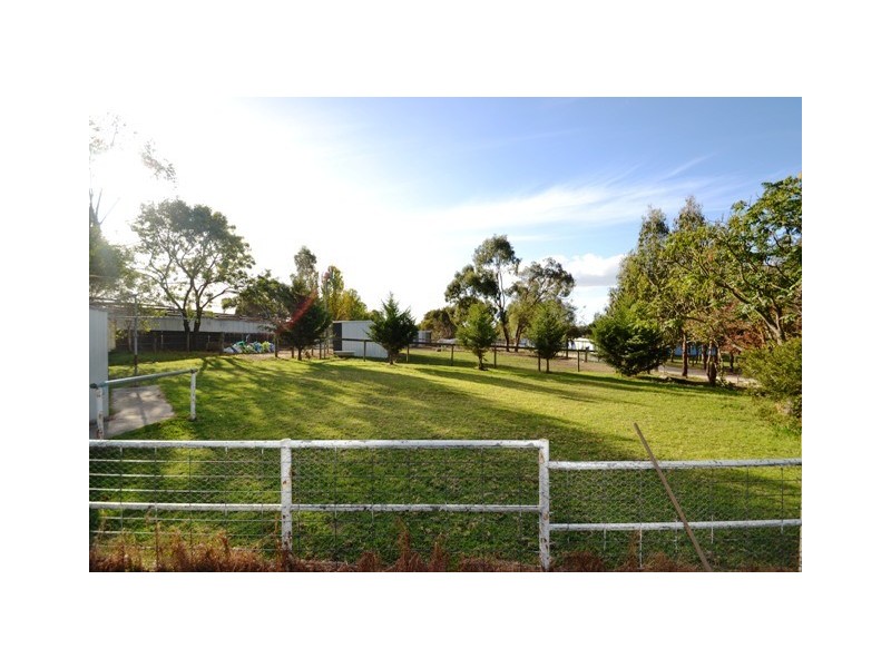 11 Kobyboyn Road, Seymour VIC 3660