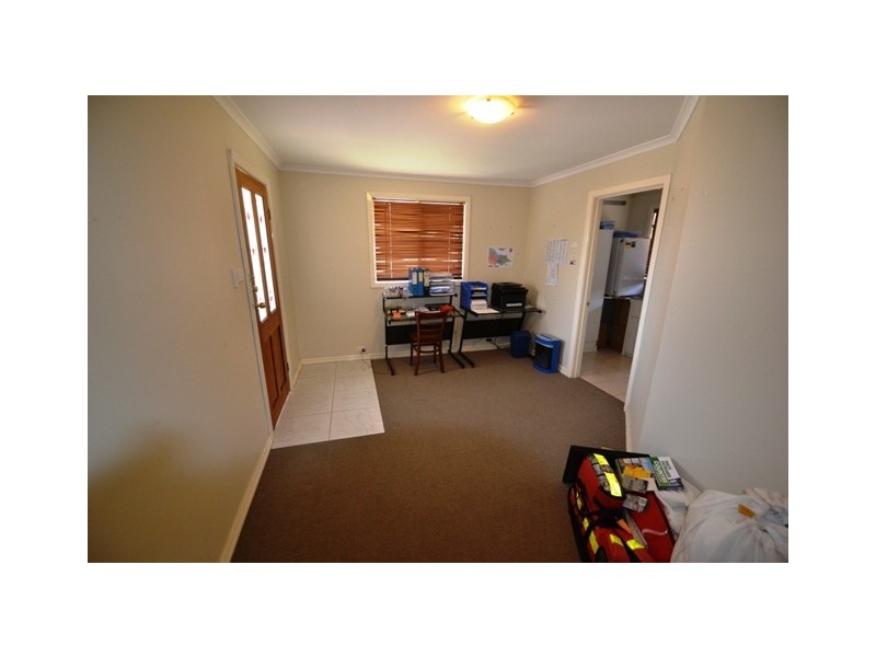 18 Avenel Road, Seymour VIC 3660
