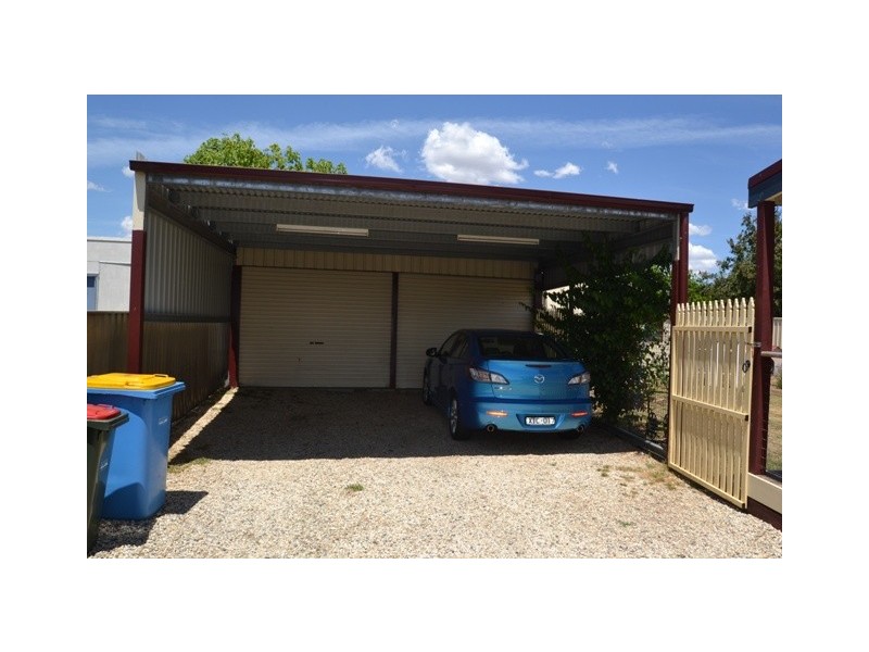 18 Avenel Road, Seymour VIC 3660