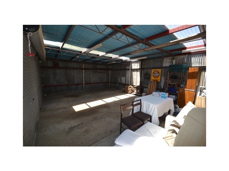 18 Avenel Road, Seymour VIC 3660