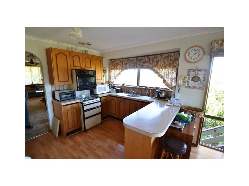 21 Priestley Cres, Seymour VIC 3660