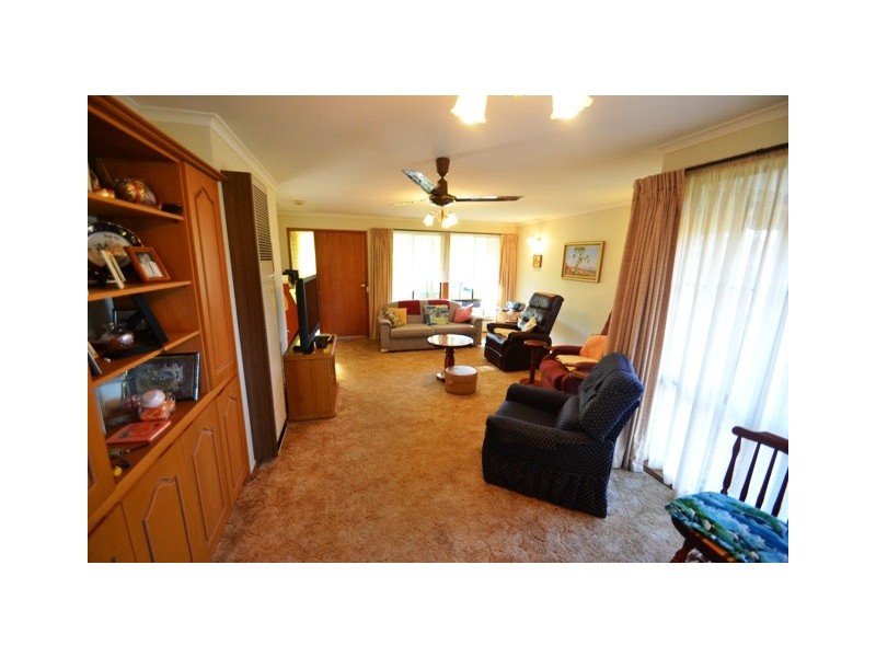 21 Priestley Cres, Seymour VIC 3660
