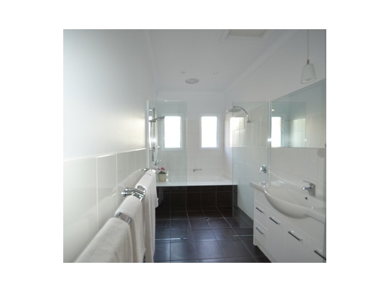 4 Delhi Street, Seymour VIC 3660