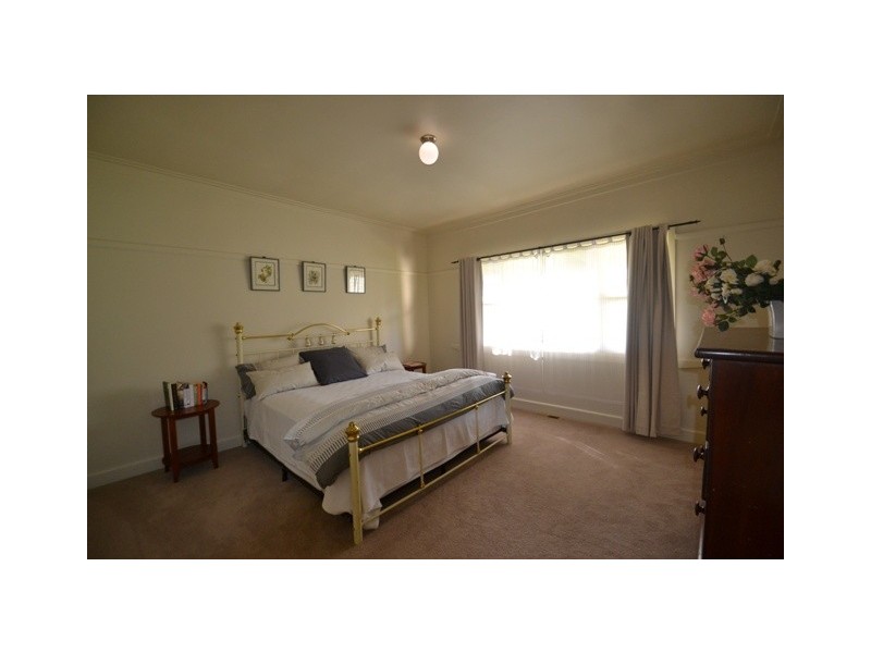 4 Delhi Street, Seymour VIC 3660