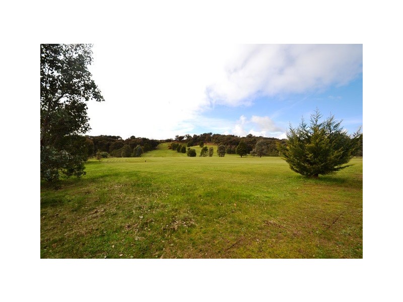 175 Ghin Ghin Road, Seymour VIC 3660