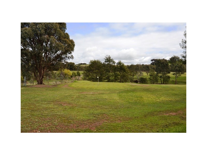 175 Ghin Ghin Road, Seymour VIC 3660