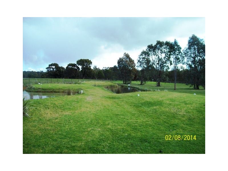 175 Ghin Ghin Road, Seymour VIC 3660