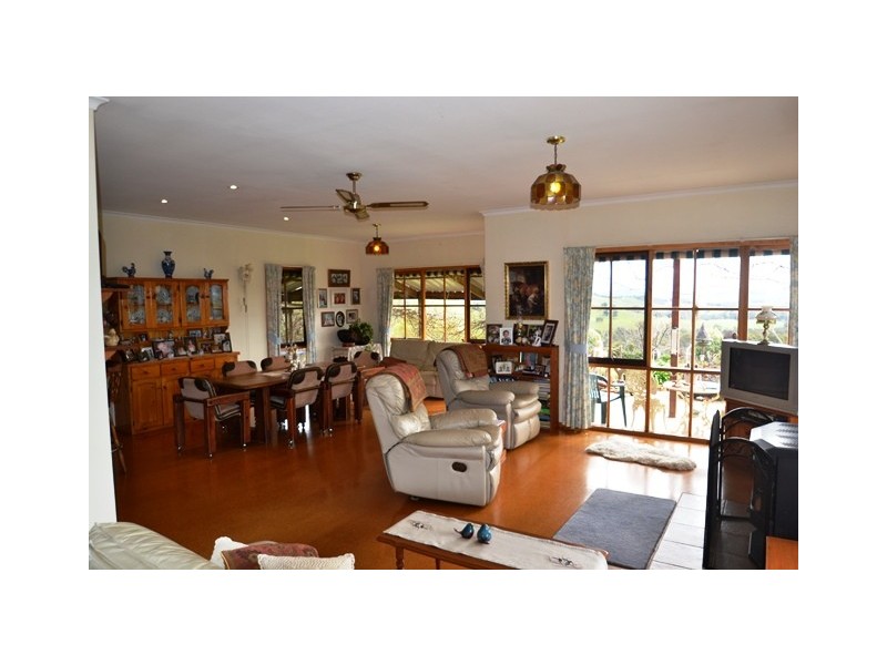 175 Ghin Ghin Road, Seymour VIC 3660