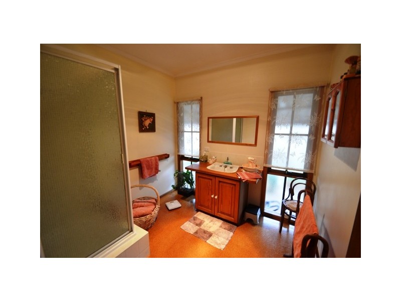 175 Ghin Ghin Road, Seymour VIC 3660