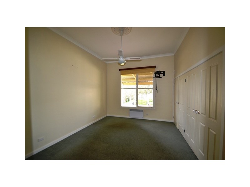 27 Goulburn Street, Seymour VIC 3660