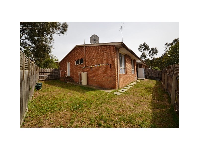 2/30 Clarey Avenue, Seymour VIC 3660