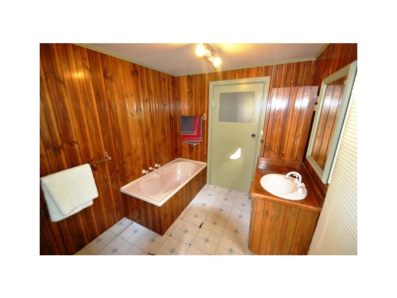 66 Anzac Avenue, Seymour VIC 3660