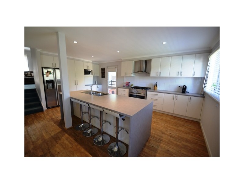 6 Delhi Street, Seymour VIC 3660