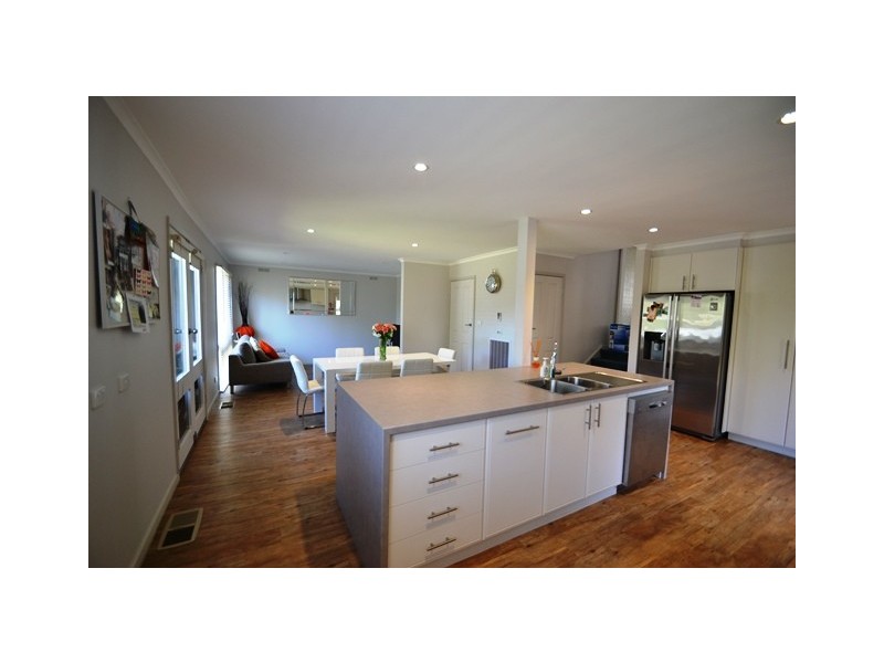 6 Delhi Street, Seymour VIC 3660