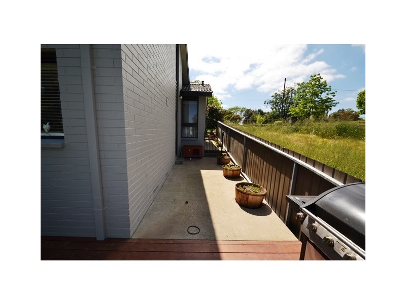 6 Delhi Street, Seymour VIC 3660