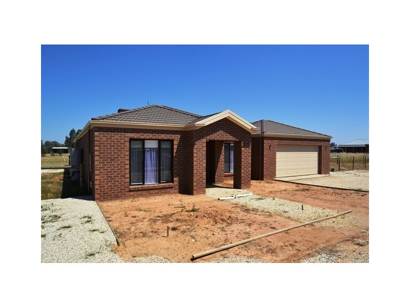 13 – 15 Scarlett Street, Avenel VIC 3664