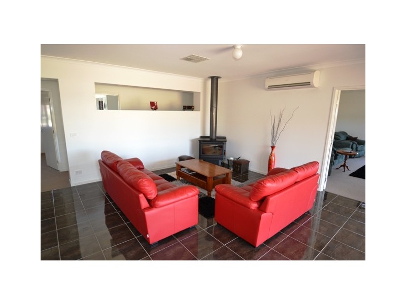 13 – 15 Scarlett Street, Avenel VIC 3664