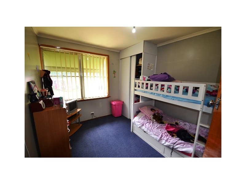 17 Sinclair Cres, Seymour VIC 3660