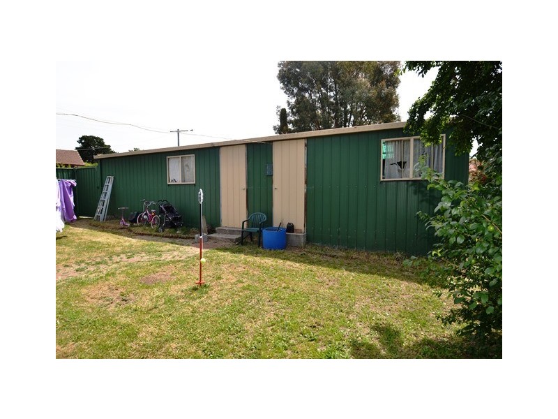 17 Sinclair Cres, Seymour VIC 3660