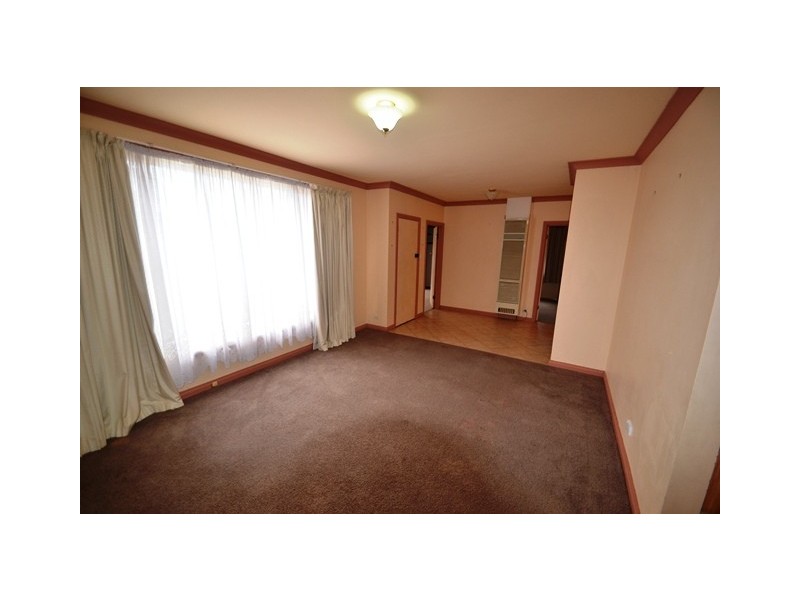 11 Sinclair Cres, Seymour VIC 3660