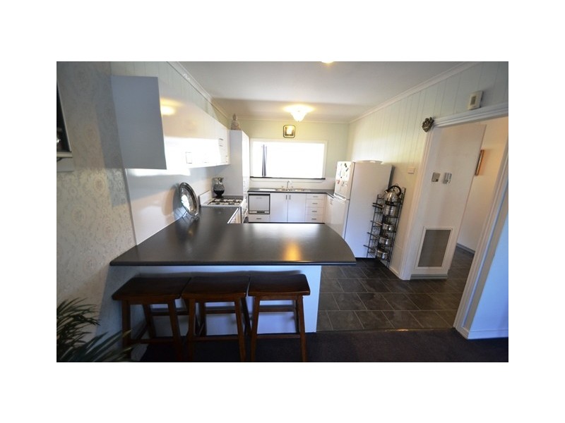 10 Redbank Road, Seymour VIC 3660