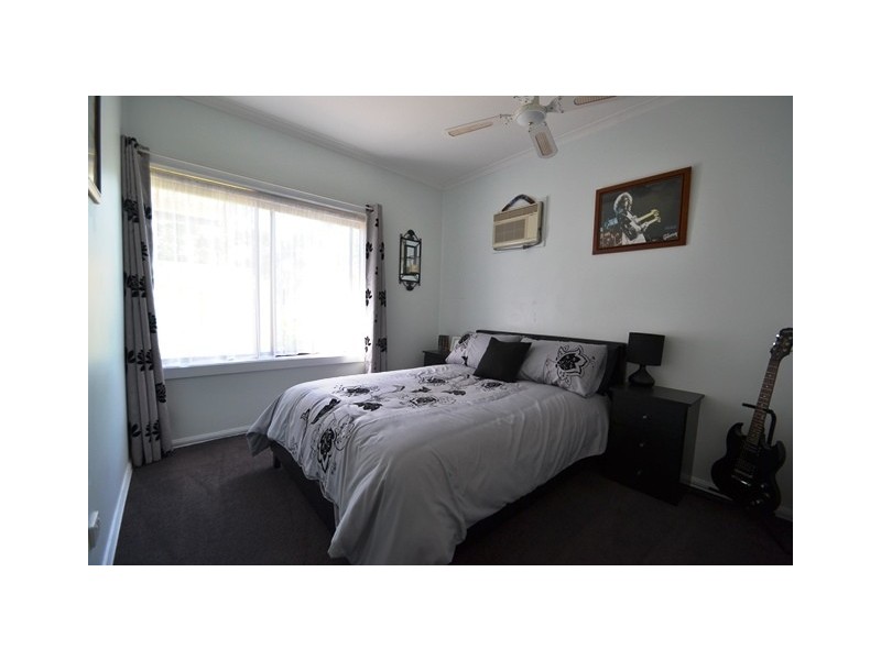 10 Redbank Road, Seymour VIC 3660