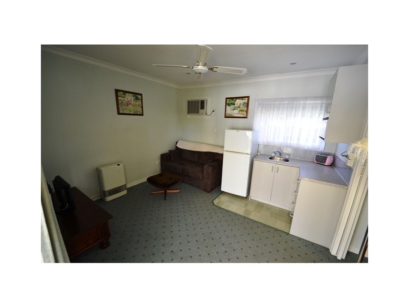 10 Redbank Road, Seymour VIC 3660