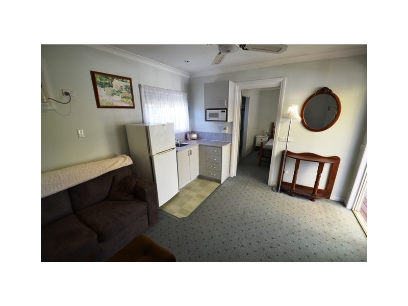 10 Redbank Road, Seymour VIC 3660