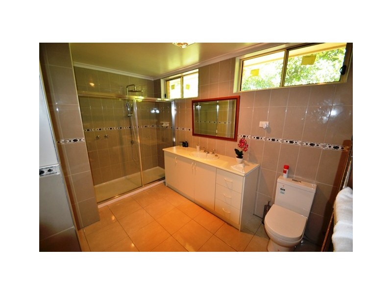 12 Longwood Road, Avenel VIC 3664