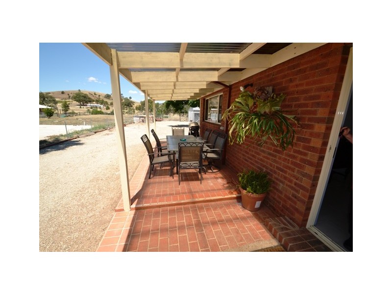 12 Longwood Road, Avenel VIC 3664