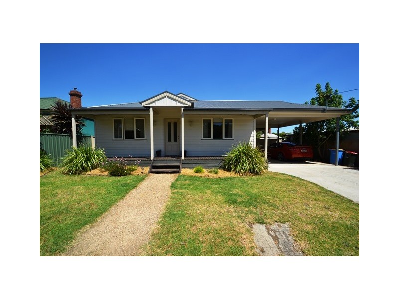 17 Moyle Street, Seymour VIC 3660