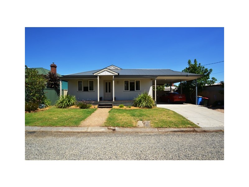 17 Moyle Street, Seymour VIC 3660