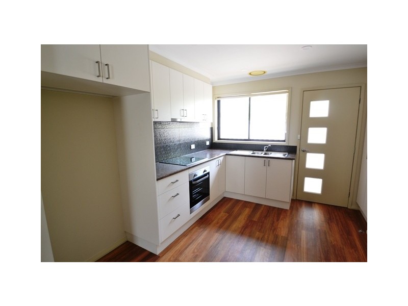 18 Oak Street, Seymour VIC 3660