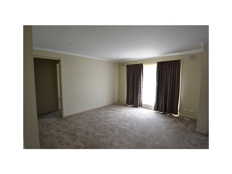 18 Oak Street, Seymour VIC 3660