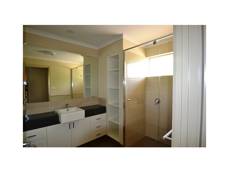 18 Oak Street, Seymour VIC 3660